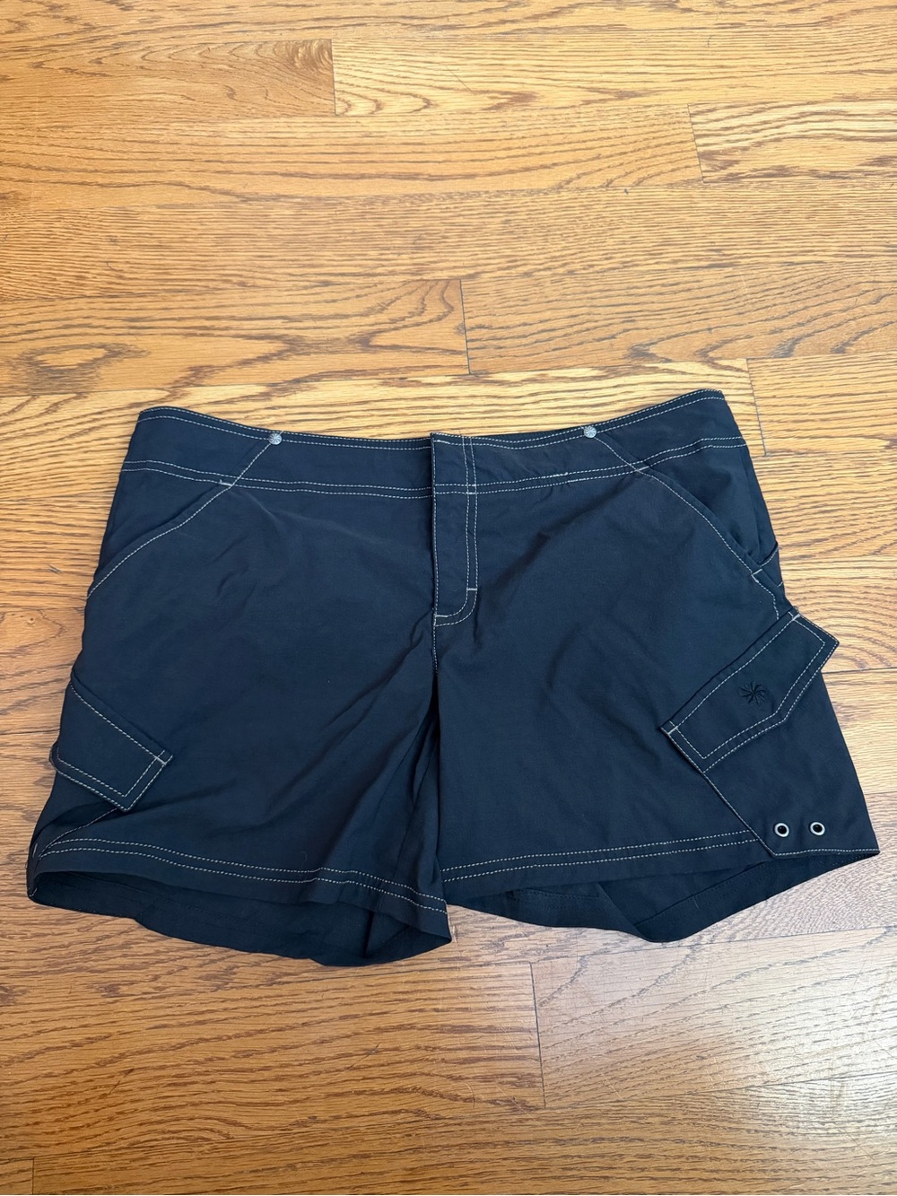 Athleta Black Woman’s Cargo Trekkie Shorts